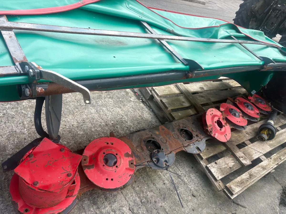 BREAKING KVERNELAND 2632 MOWER - Image 2
