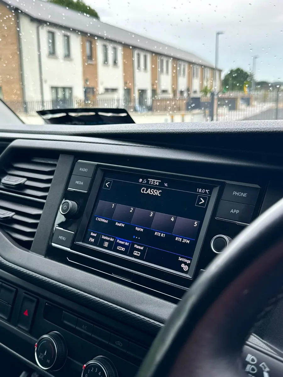 Volkswagen Transporter 2024 - Image 4