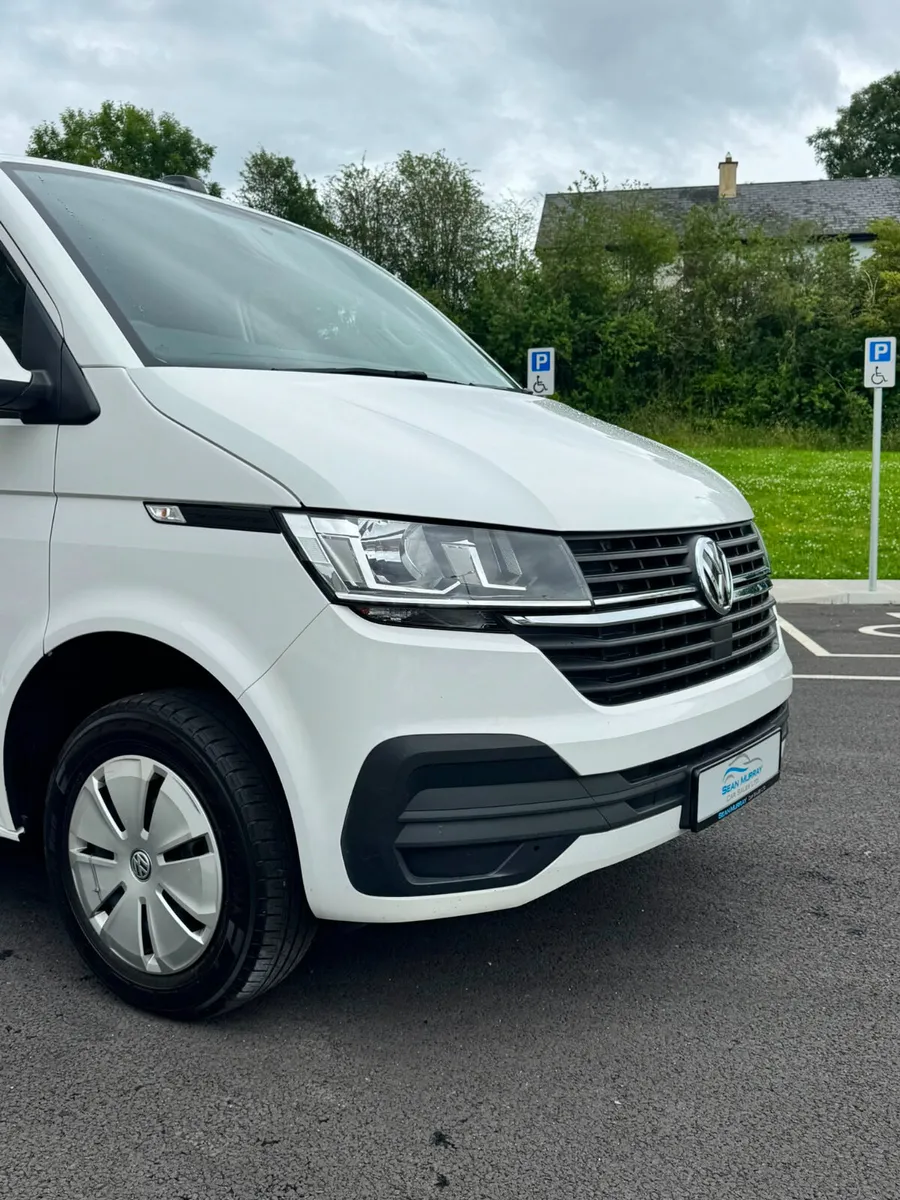 Volkswagen Transporter 2024 - Image 2