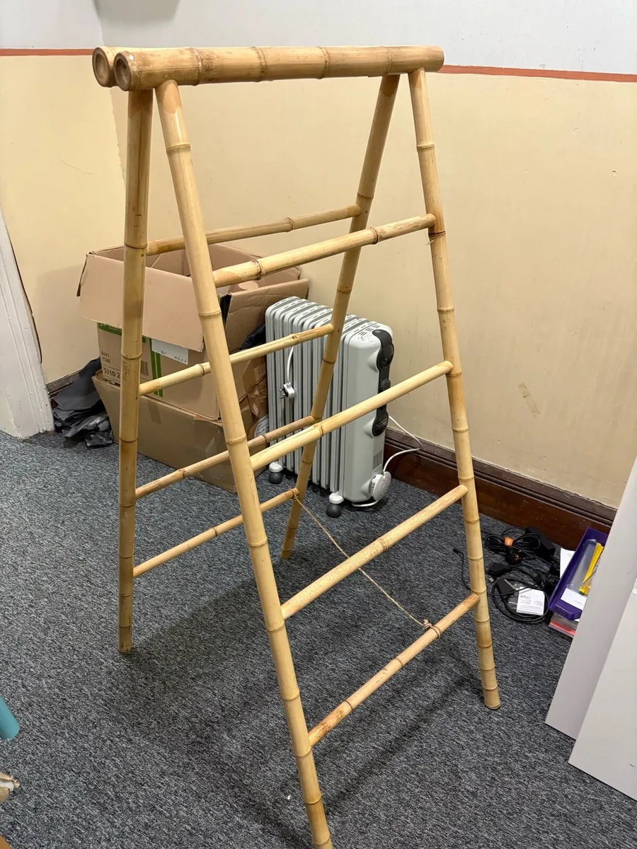 Bathroom towel rail