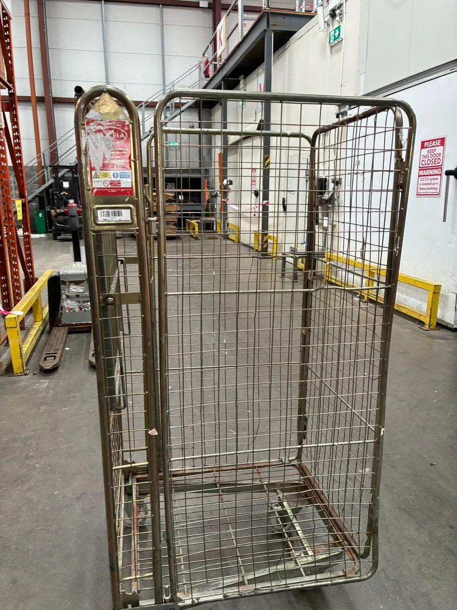 Shop trolley - Image 1