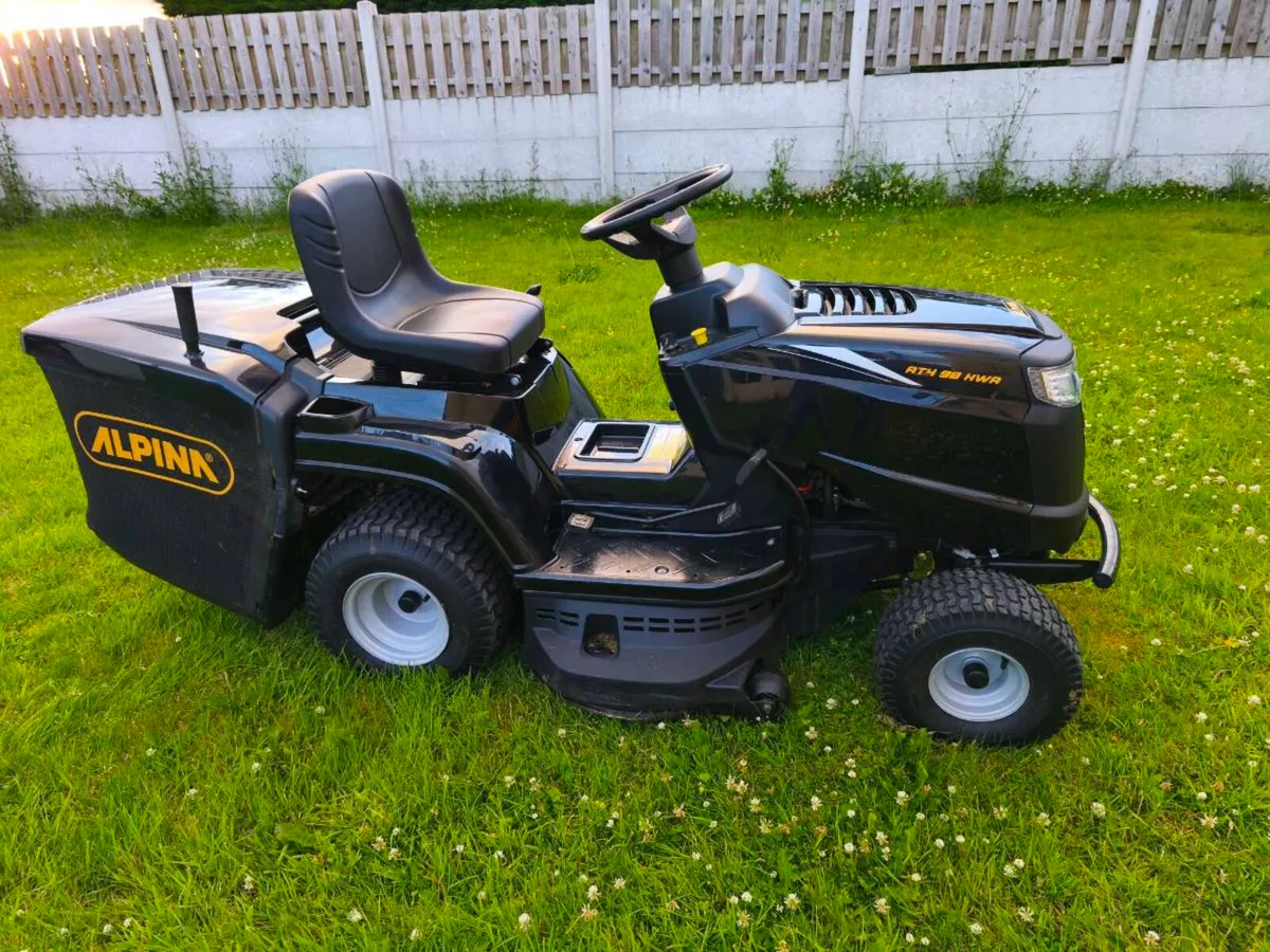 Alpina ride on lawn mower - Image 2