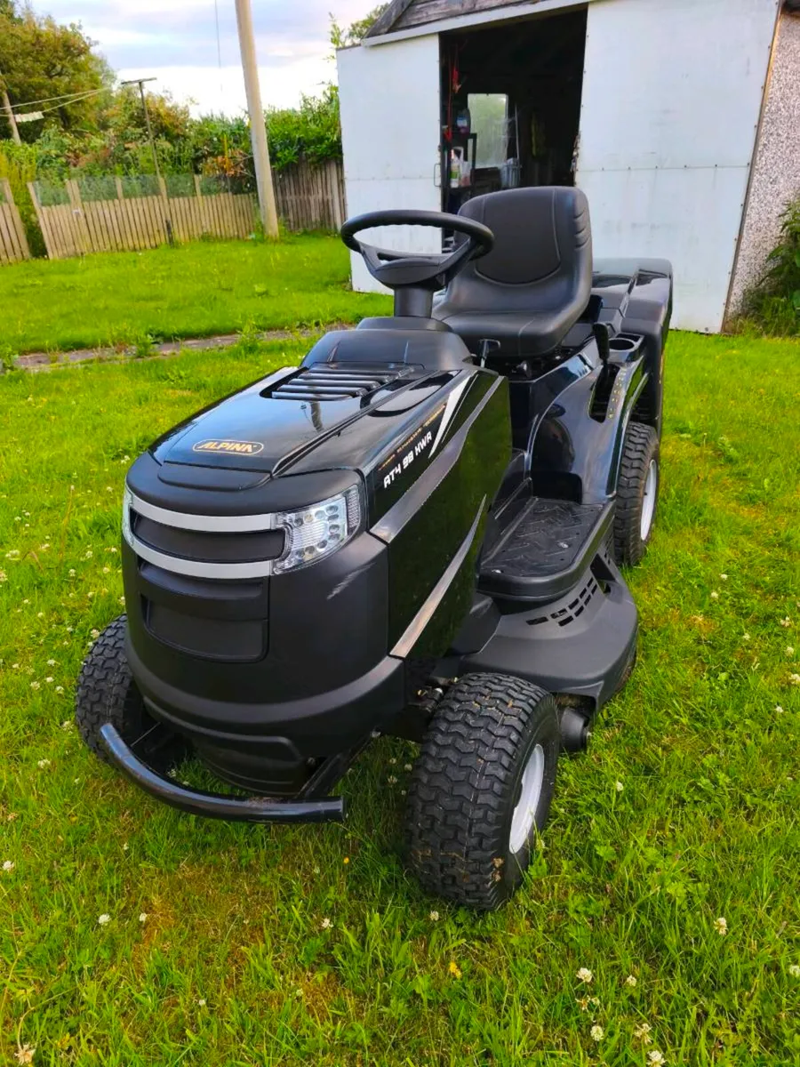 Alpina ride on lawn mower - Image 3