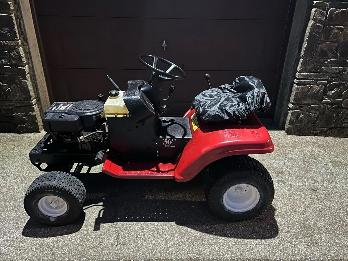 Garden tractor lawnmower - Image 2