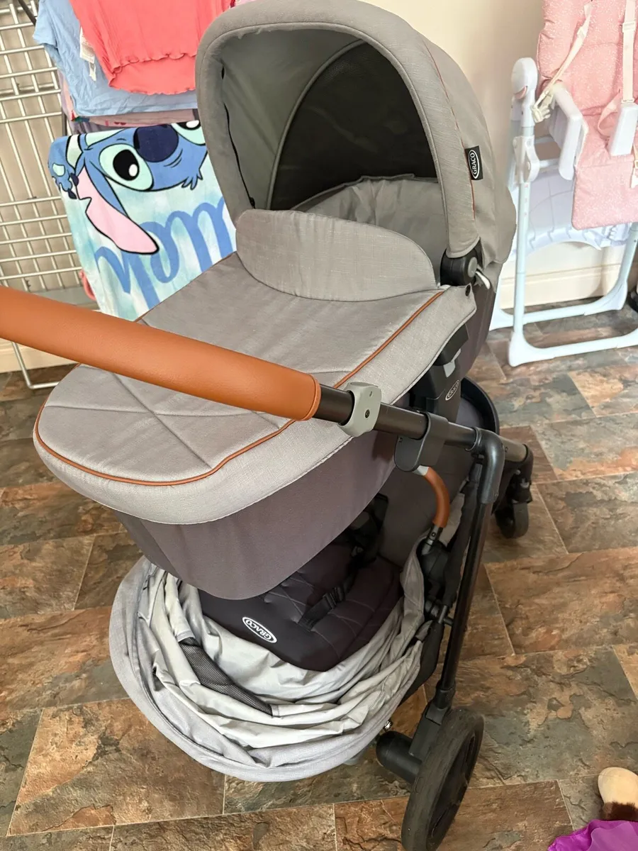 Graco travel system - Image 1
