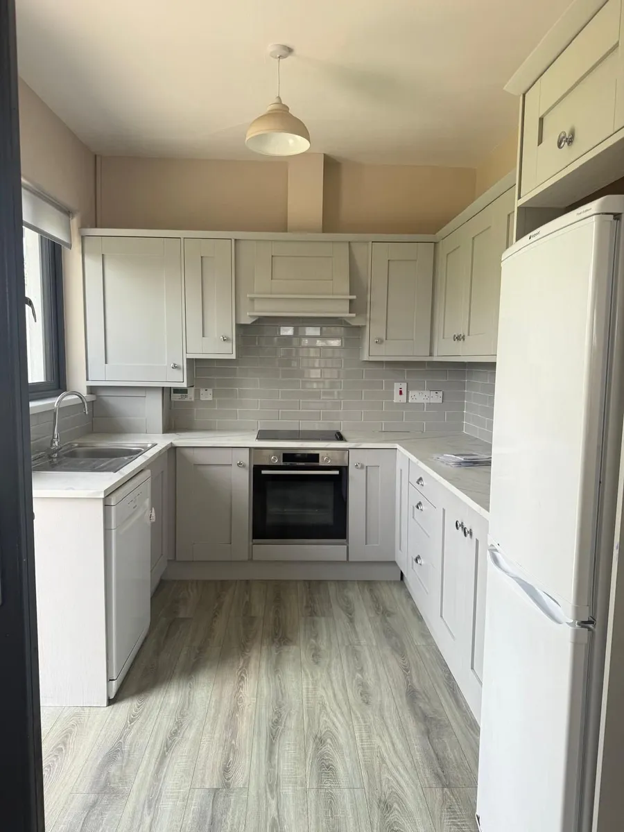 Kitchen and appliances - Image 4