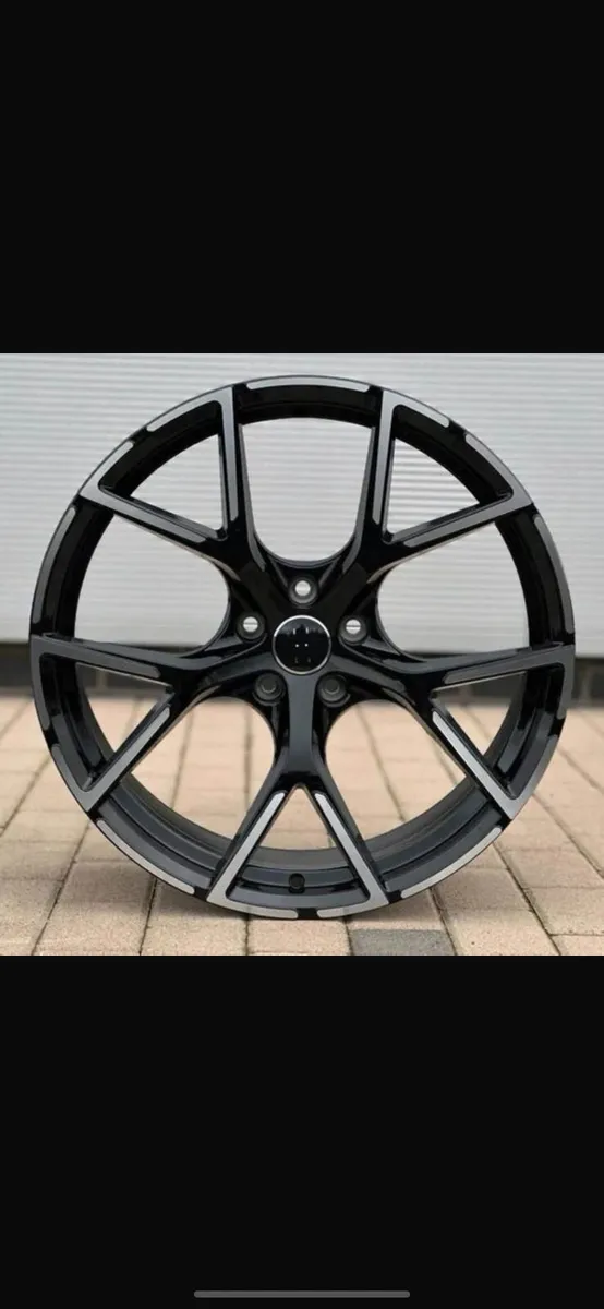 19” rs3  black / pol 5x112 - Image 1