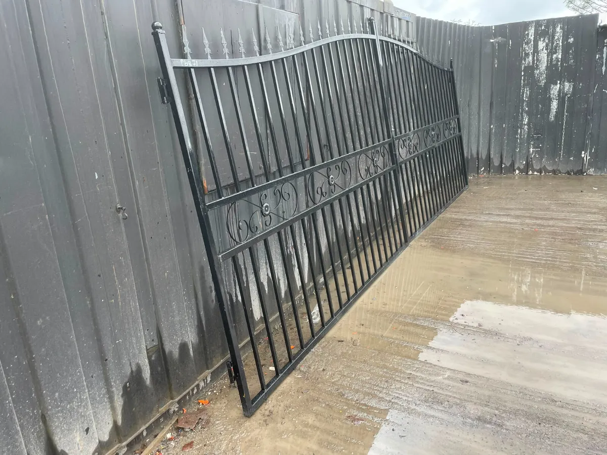 Steel Bi-Parking 3m Driveway Gate - Image 2