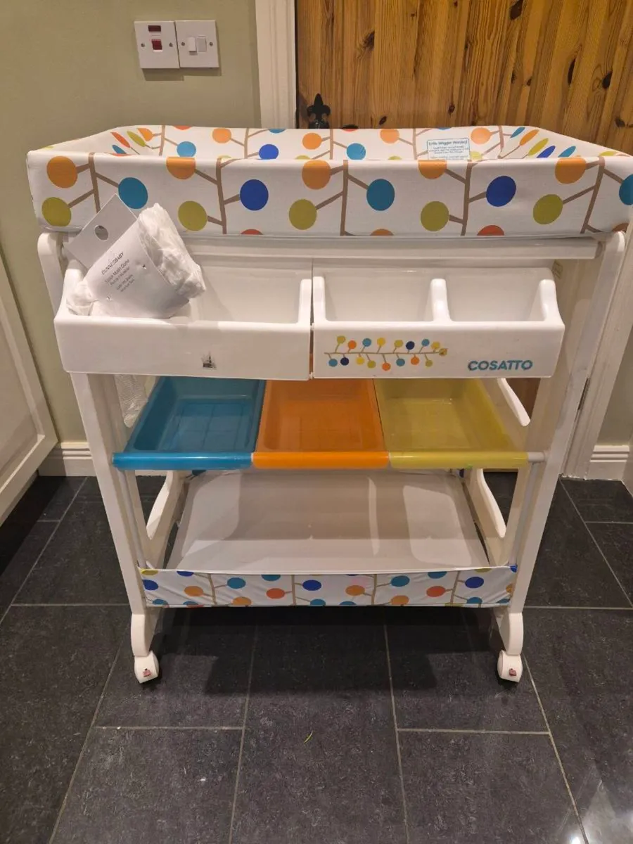 Baby changing unit - Image 1