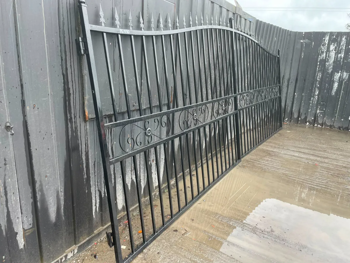 Bi-Parking Driveway Gate - Image 3