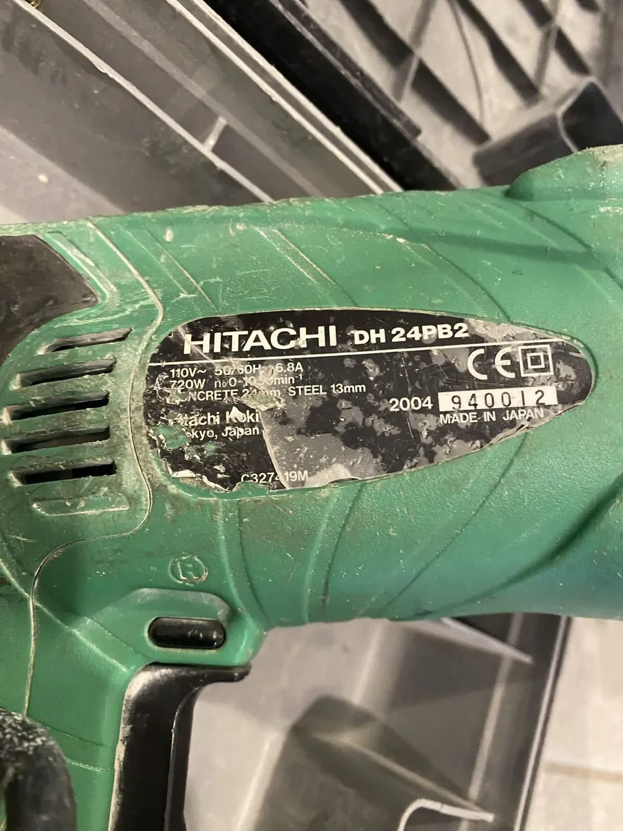 Hitachi DH24PB2 Rotary Hammer Drill + Case + Bits - Image 4