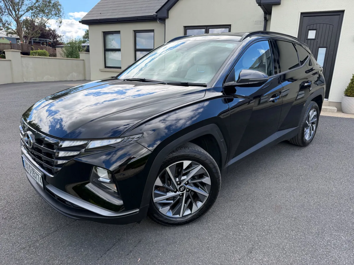 2021 (212)Hyundai Tucson 1.6 DSL Executive 2 Seats - Image 2