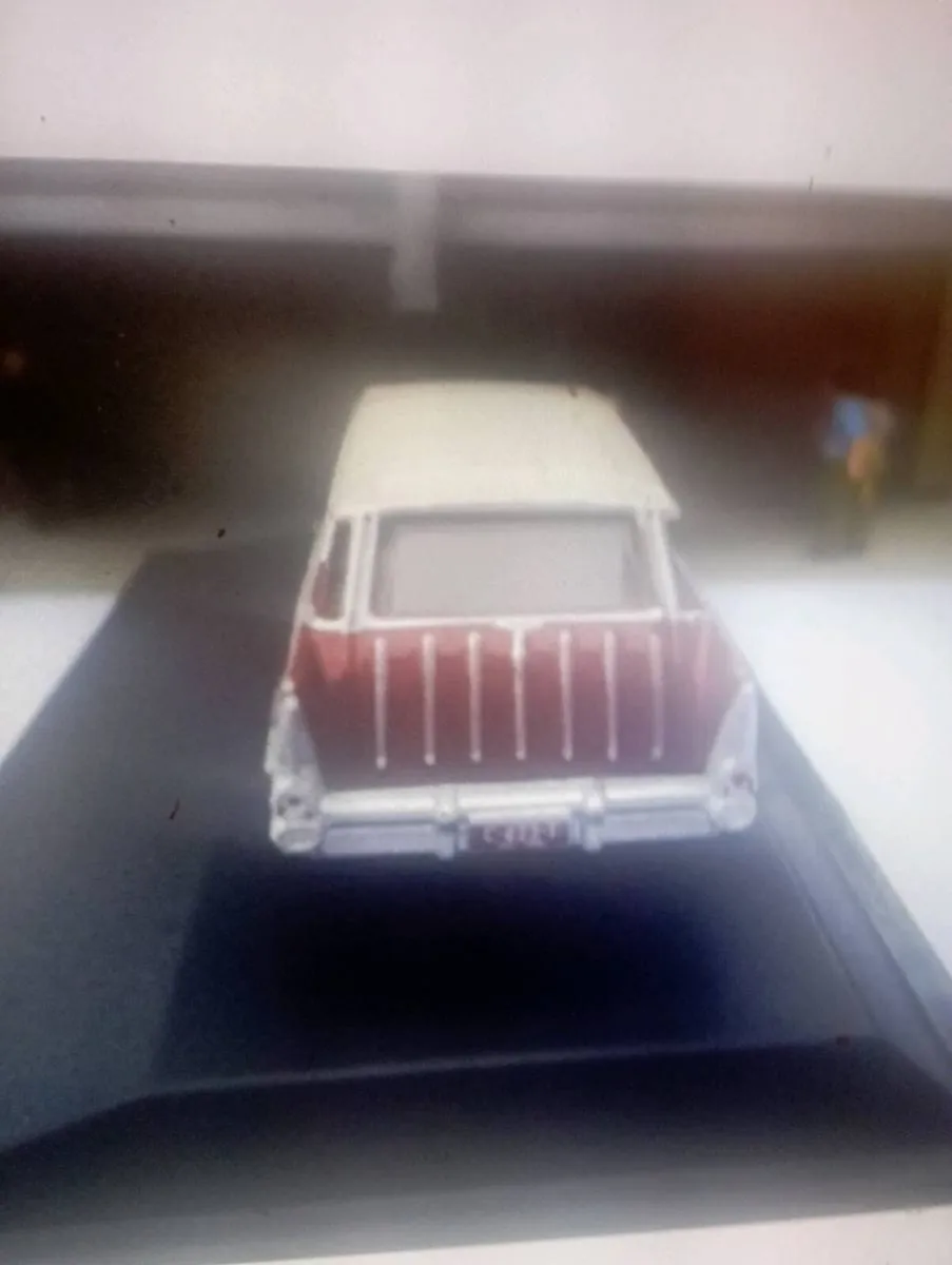 SIGNATURE DIE--CAST VINTAGE 1957 CHEVROLET  NOMAD - Image 3