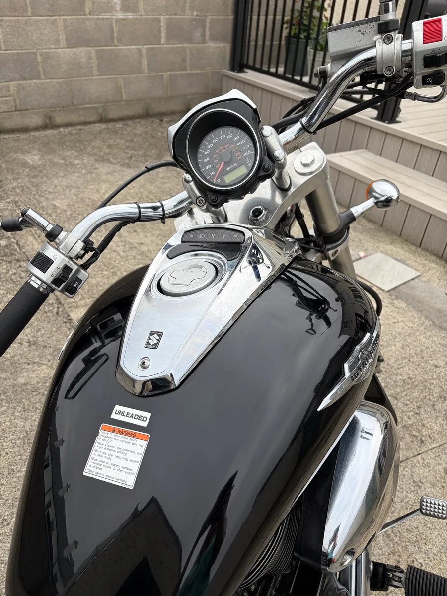 Suzuki Intruder 800 - Image 4