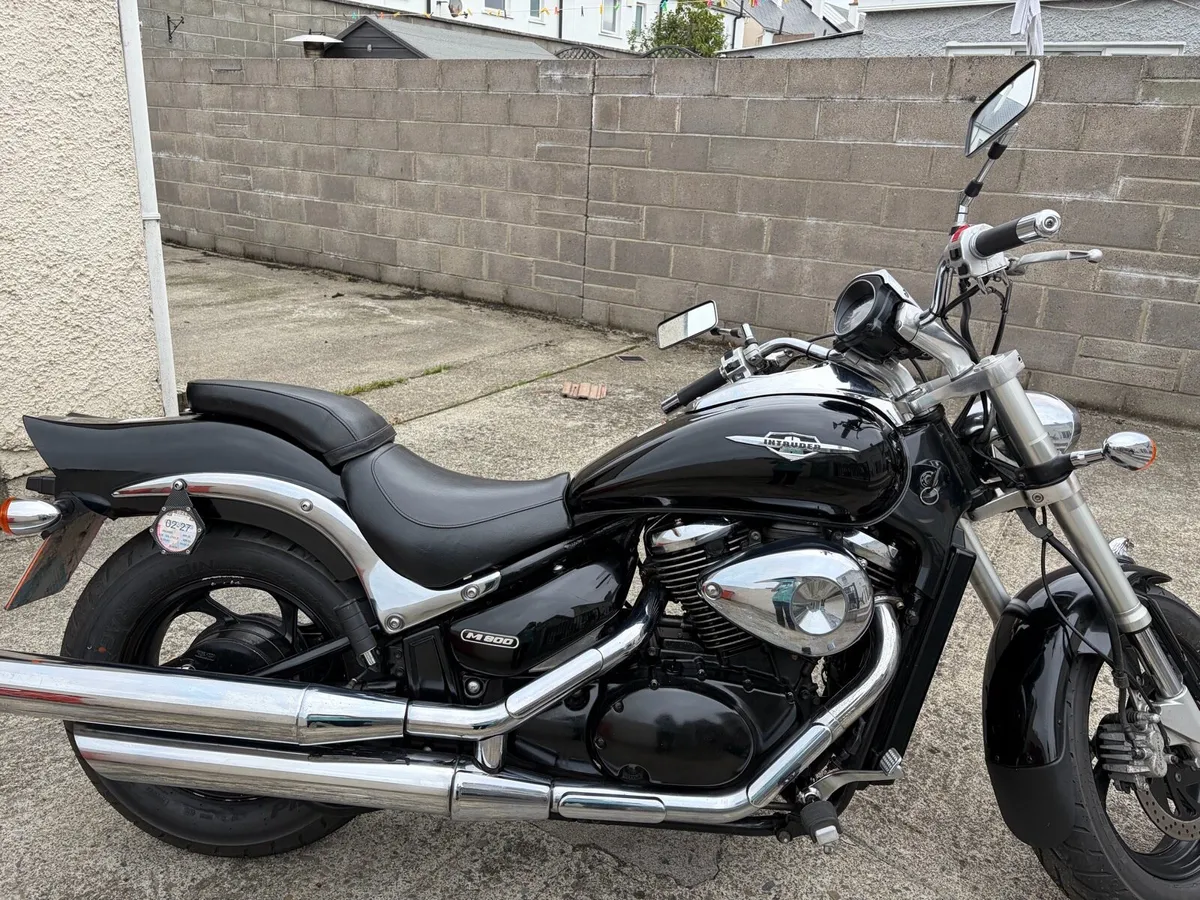 Suzuki Intruder 800 - Image 1