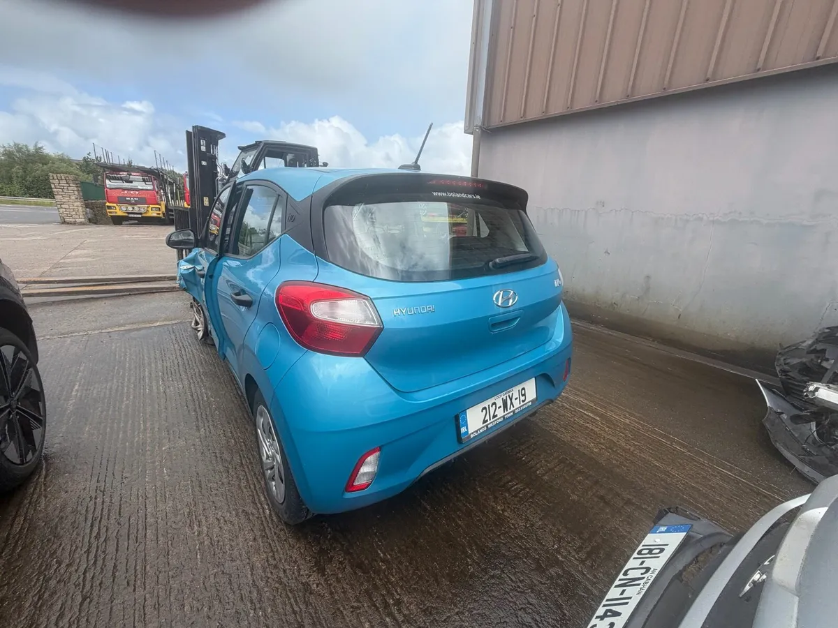 2021 Hyundai i10 - Image 2