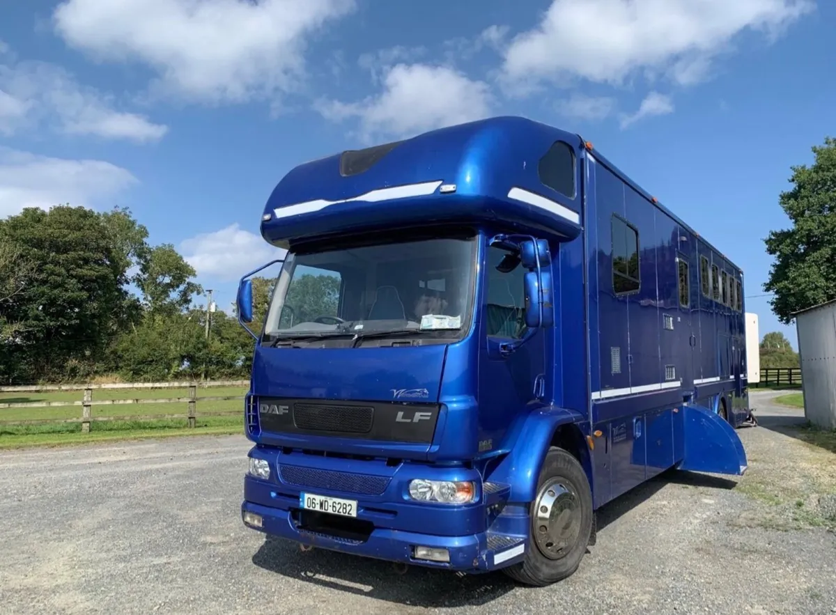 DAF 18 Ton Horse Lorry  2006 - Image 1