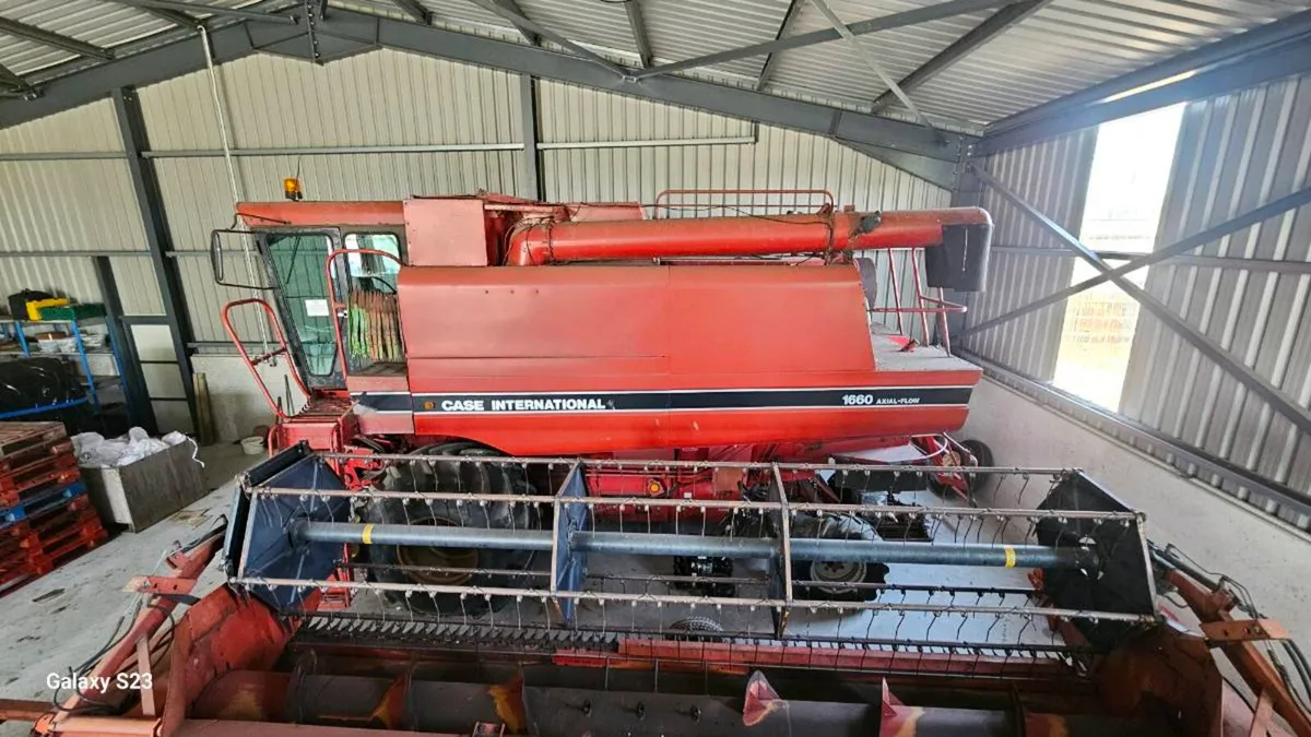 1992 Case International 1660 Axial-Flow Combine - Image 2