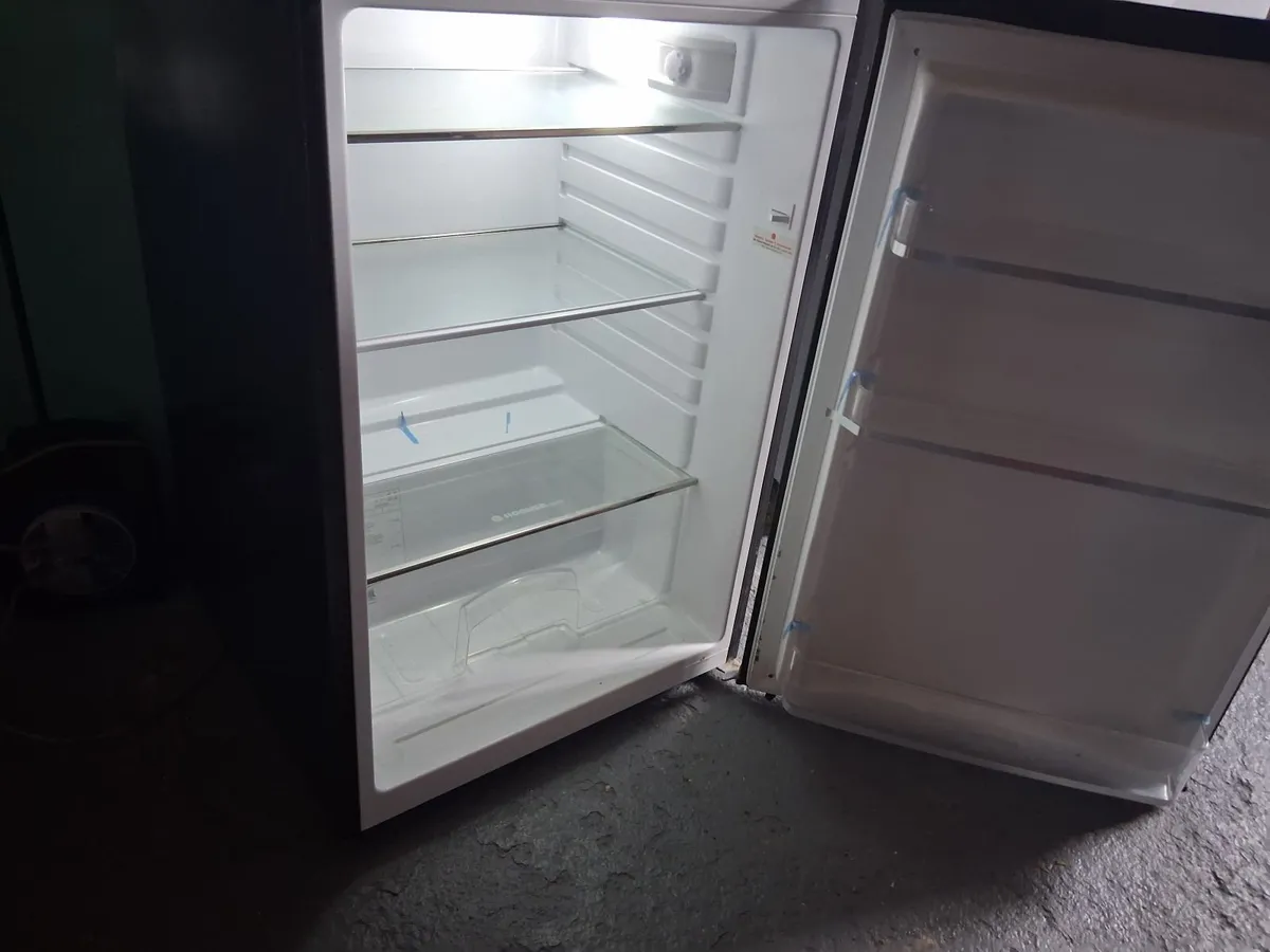 An under counter black Hoover fridge. - Image 2