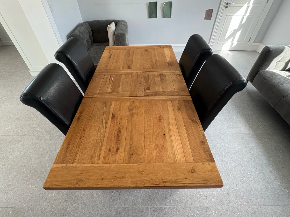 Dining table and Chairs - Image 1