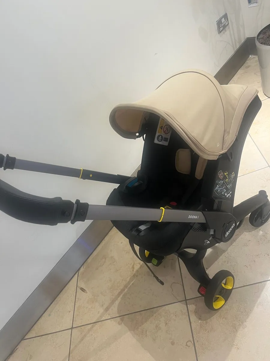 Doona i with isofix base - Image 1