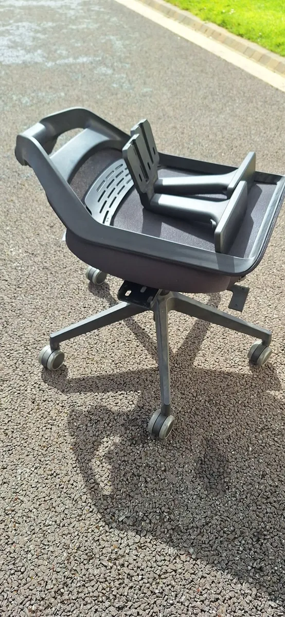 Ergonomic Chair - Image 4