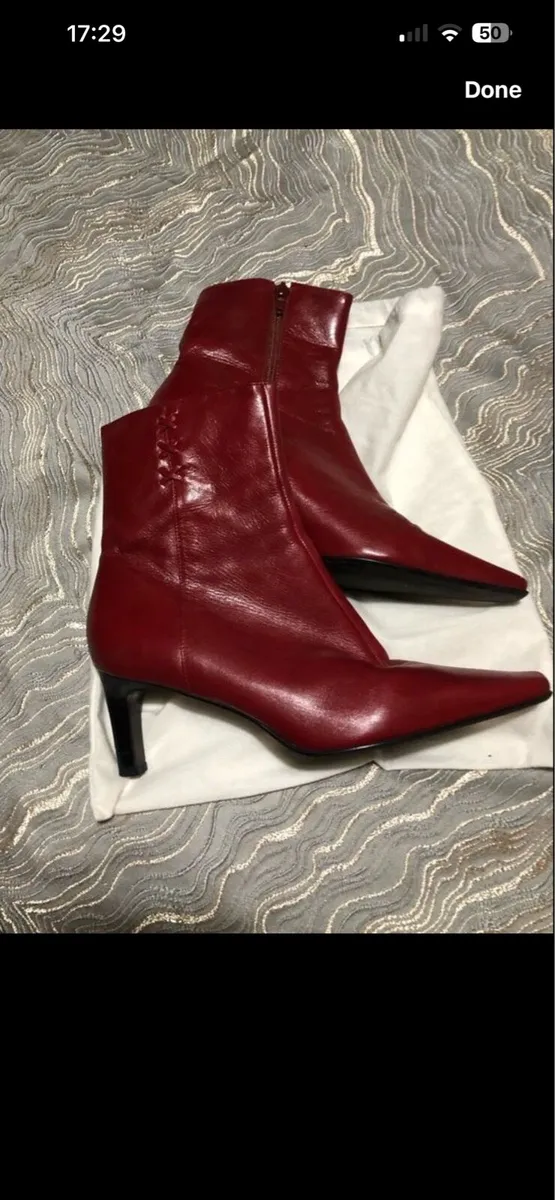 Ladies leather ankle boots size 5 €20 - Image 1