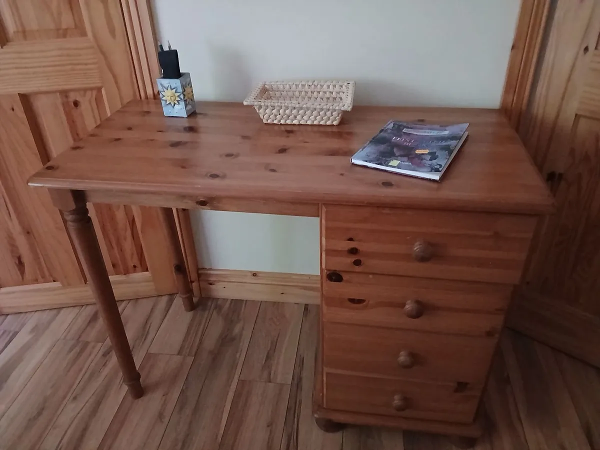 Pine work desk - Image 3