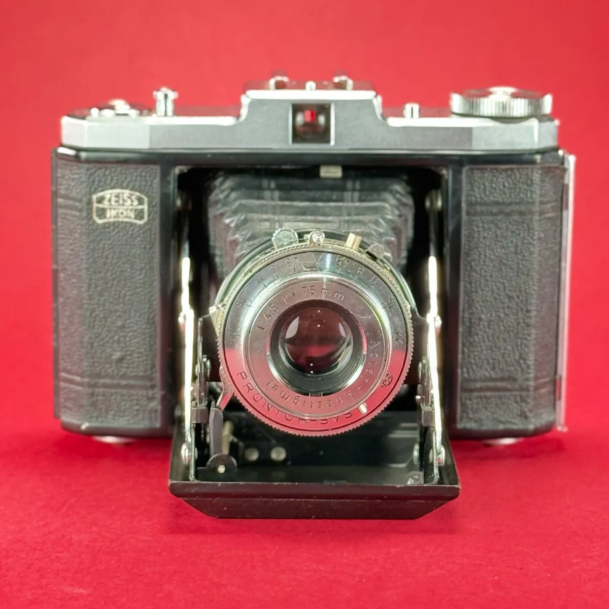 Zeiss Icon - Image 1