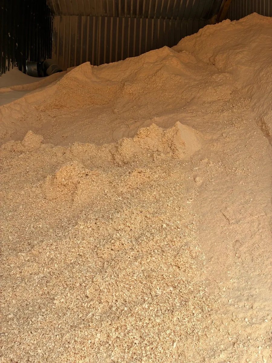 **sawdust// wood shavings and woochip bedding ** - Image 1