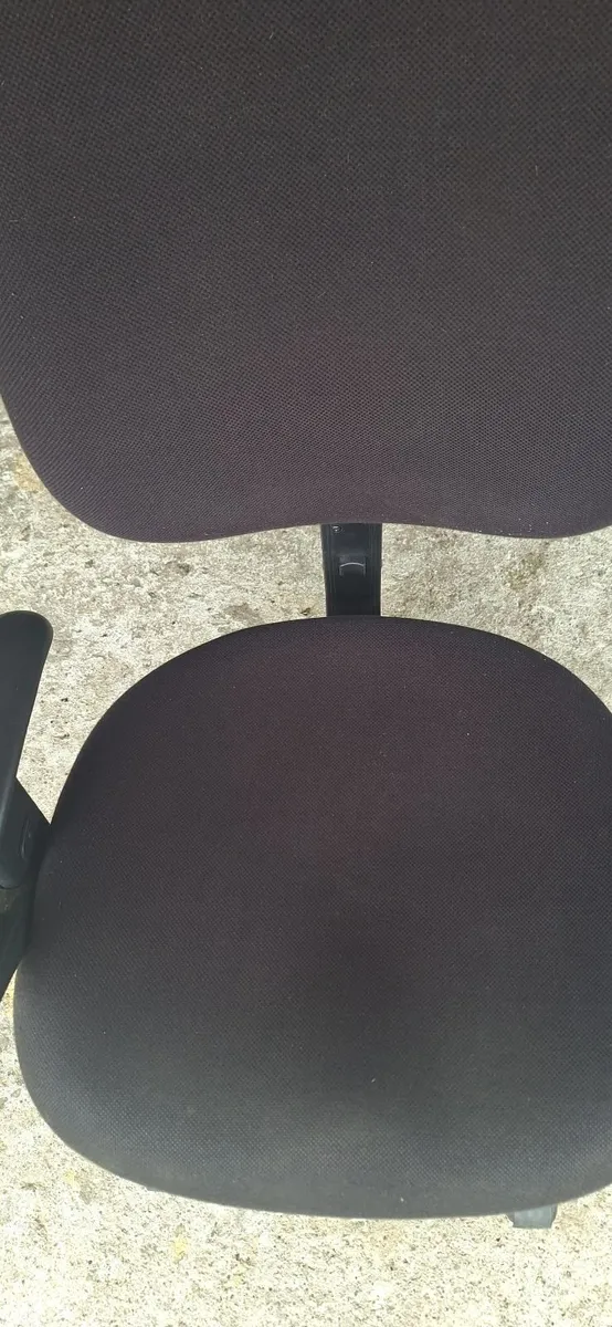 Office Chairs - Image 4