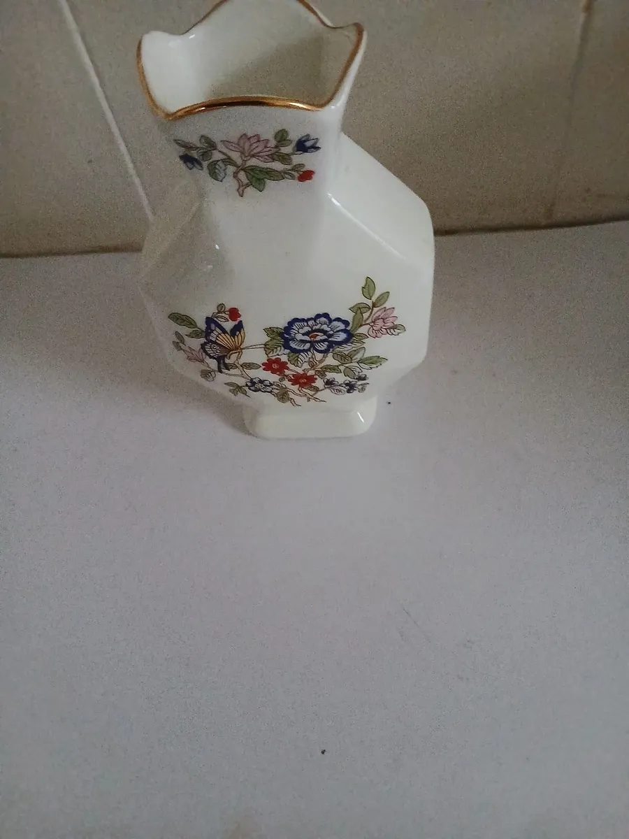 Royal Tara vase - Image 2
