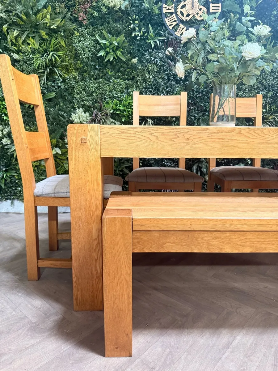 Solid oak kitchen table, 4 chairs & bench - Image 4