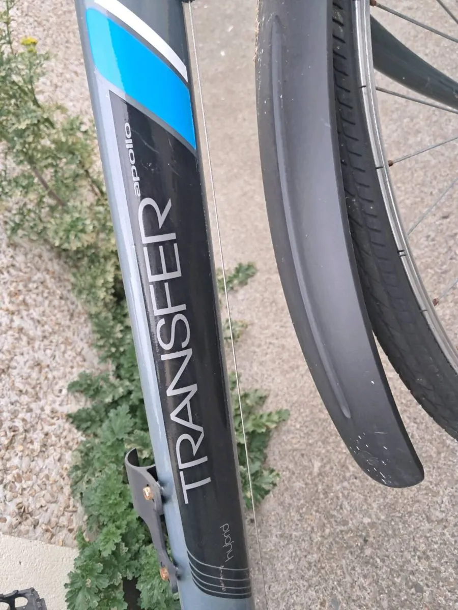 Apollo Transfer Men's Hybrid Bike - Image 2