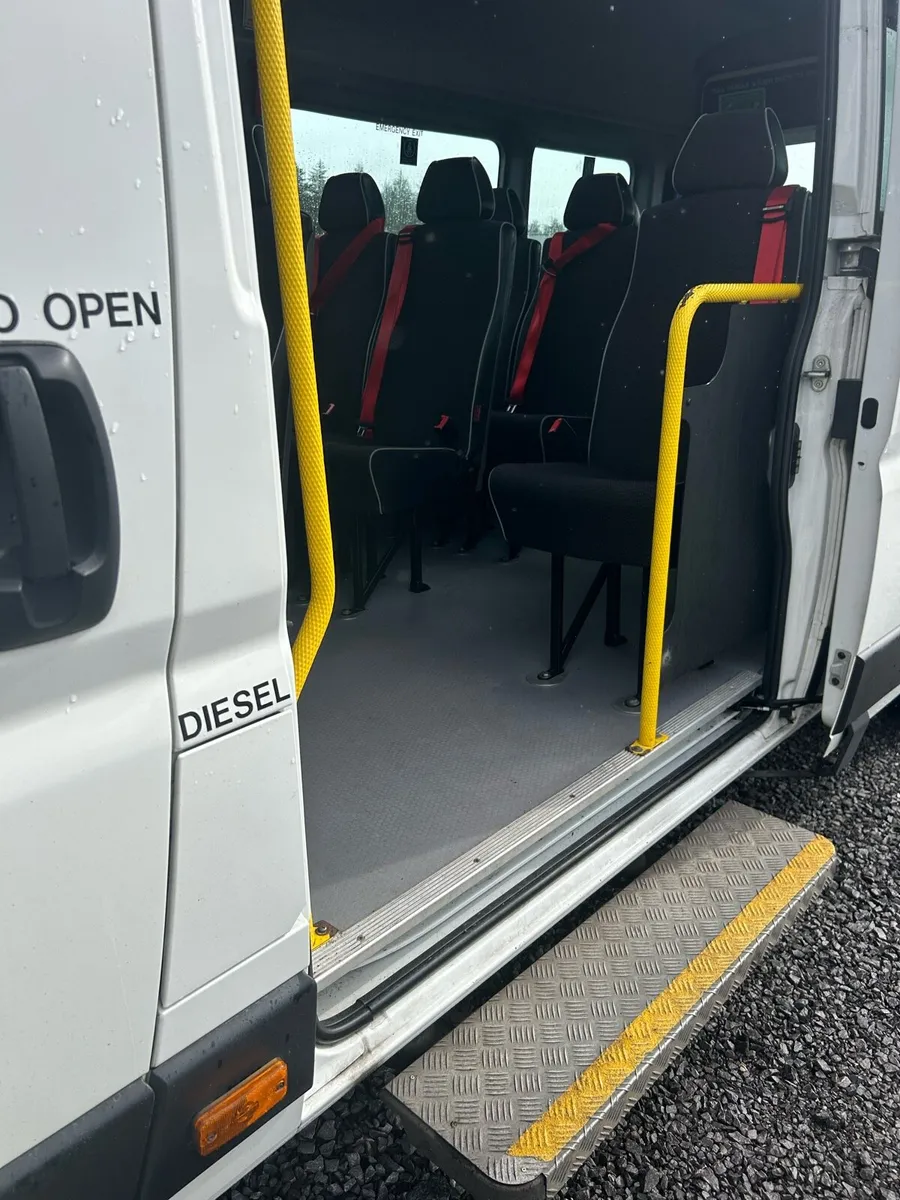 PEUGEOT BOXER 16 SEATER WHEELCHAIR ACCESSIBLE - Image 4