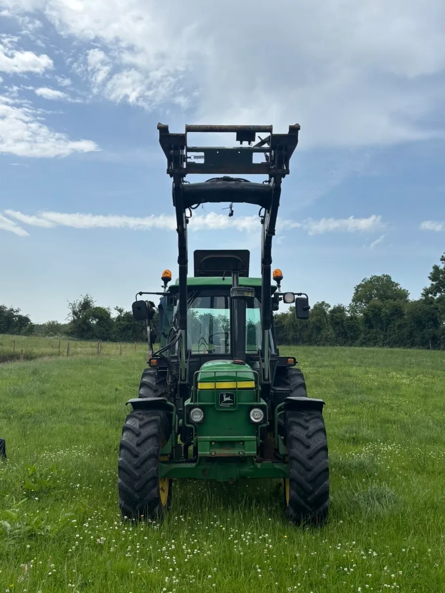 Quickie front loader/Kuhn straw blower/Valtra rims - Image 1
