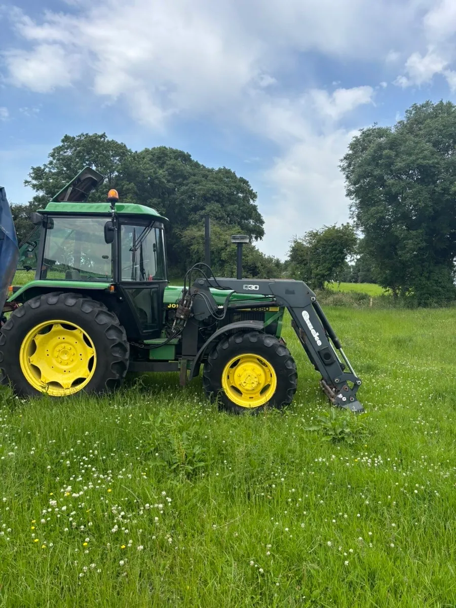 Quickie front loader/Kuhn straw blower/Valtra rims - Image 2