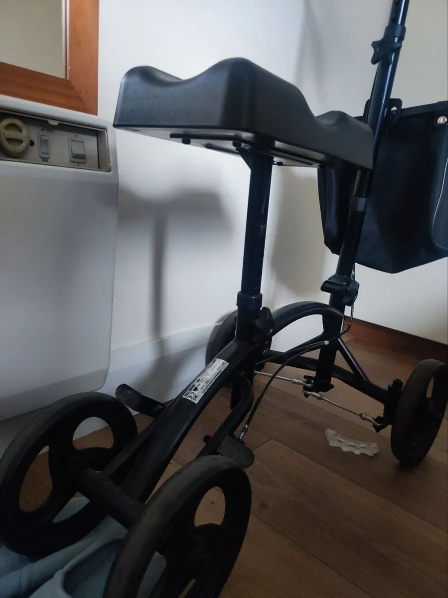 Knee scooter - excellent condition - Image 4