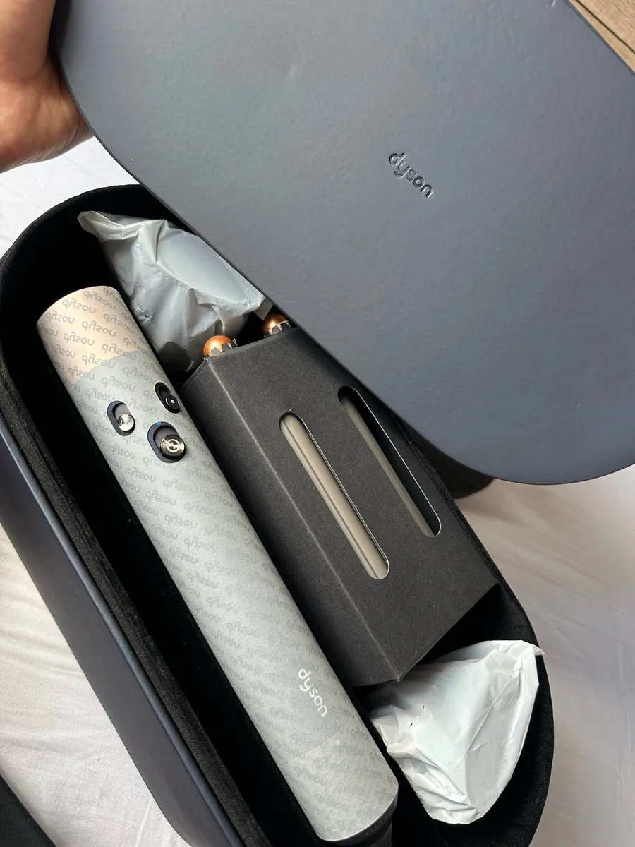 Dyson air wrap - Image 1