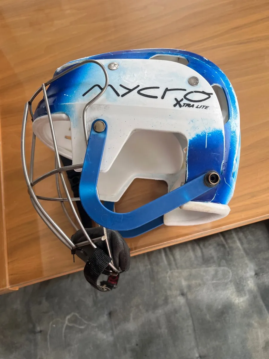 Hurling helmet - Image 2