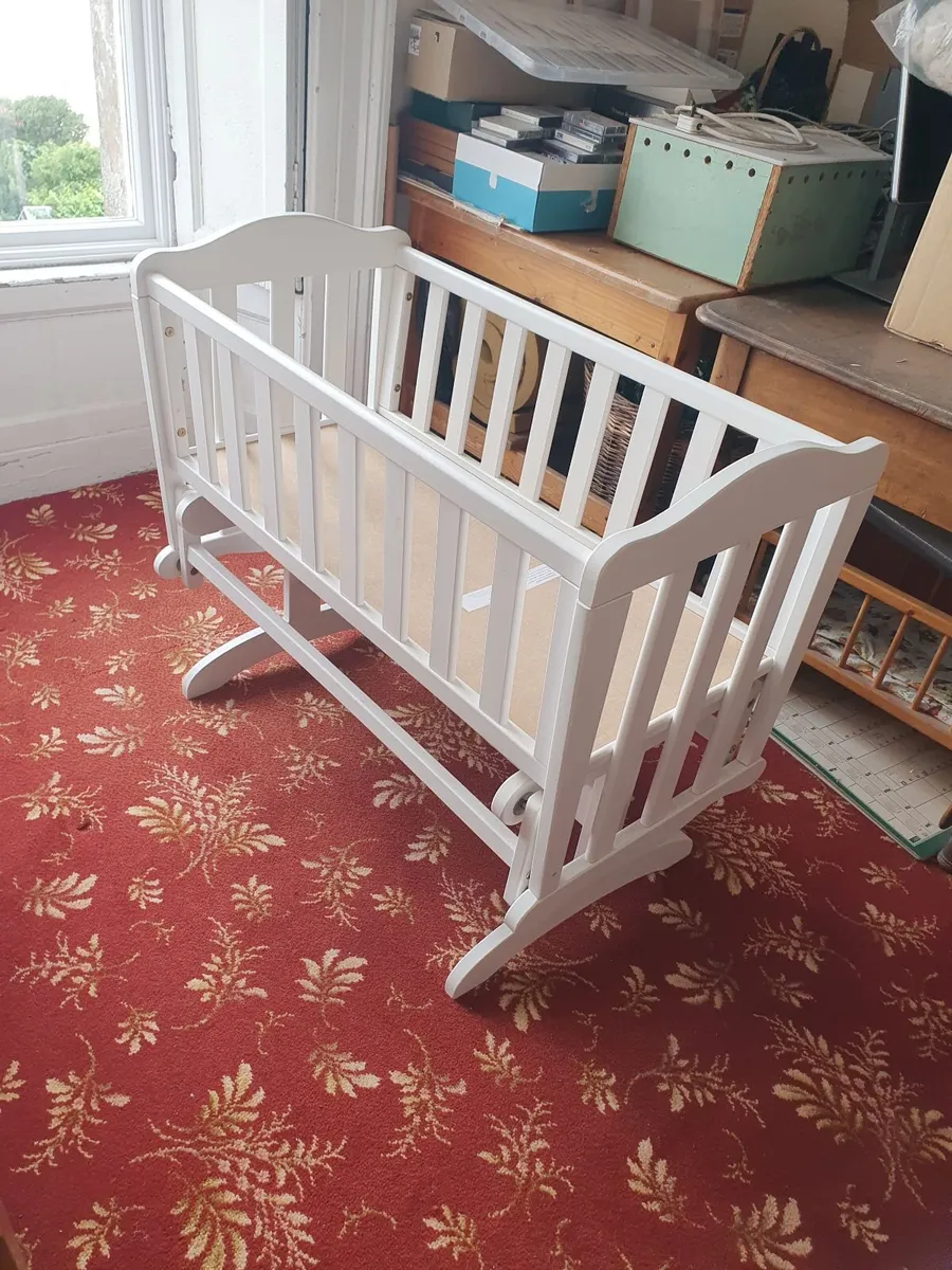 "Gliding" Crib - Image 4