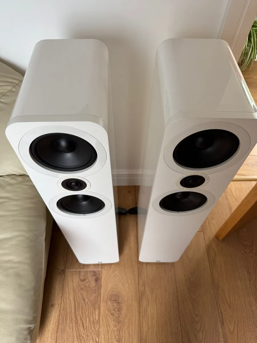 Q Acoustics 3050 pair boxed - Image 2