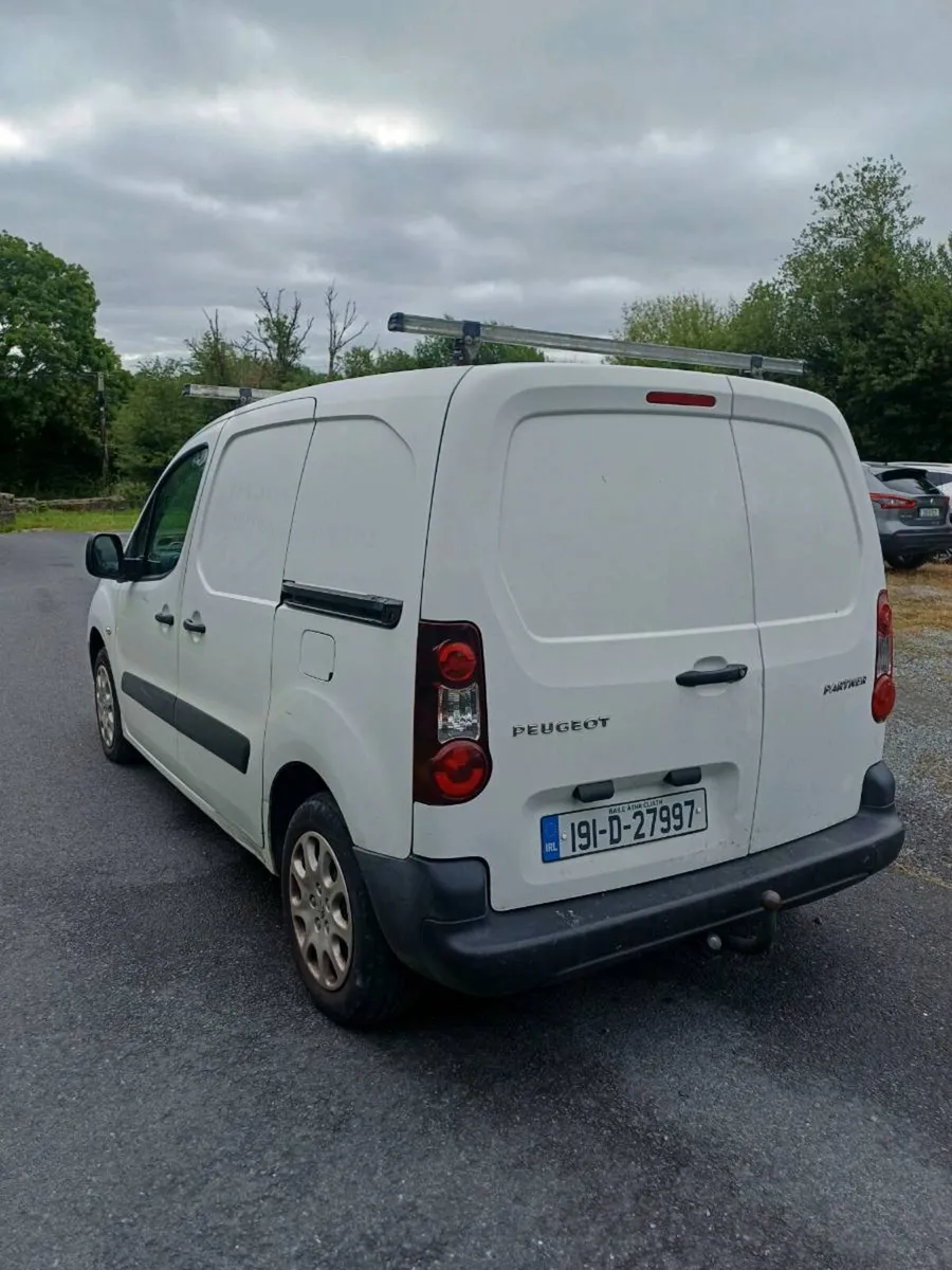 2019 Peoguet Partner 3 seater - Image 3