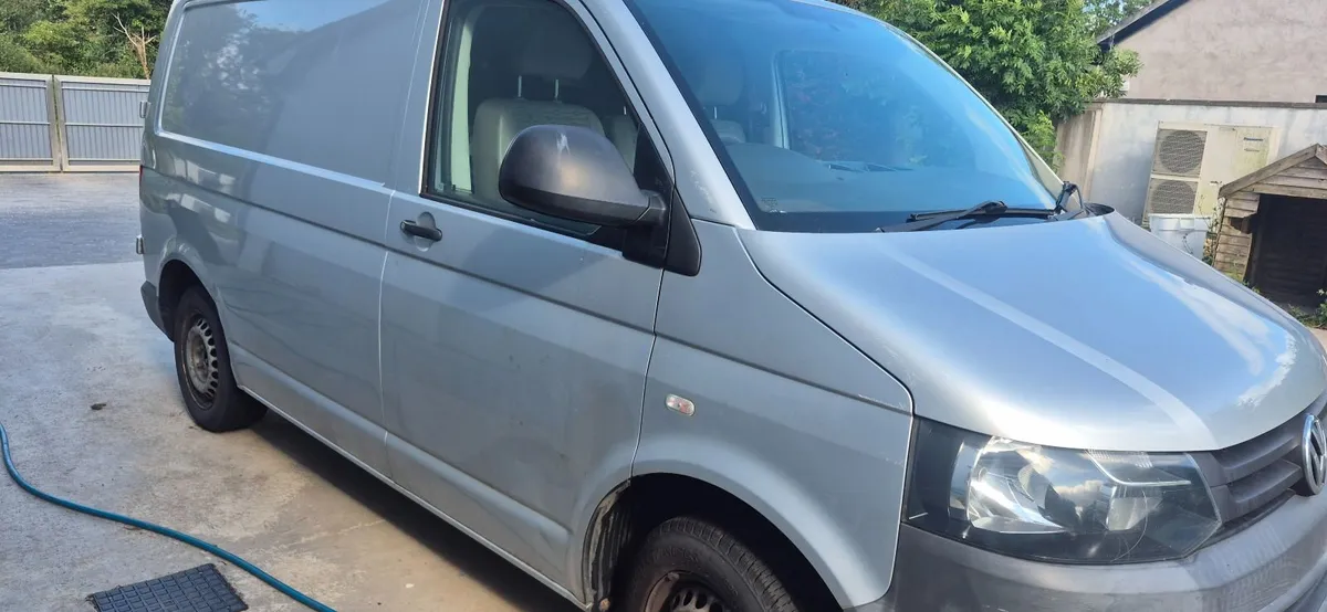 Volkswagen Transporter 2012 - Image 2