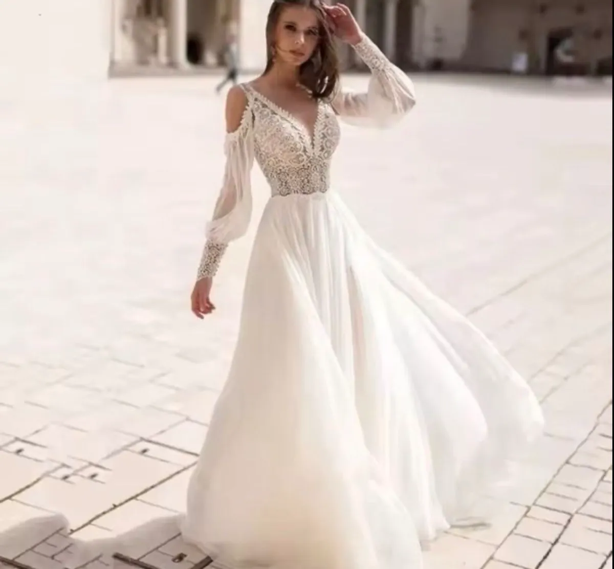 Wedding dress - Image 1