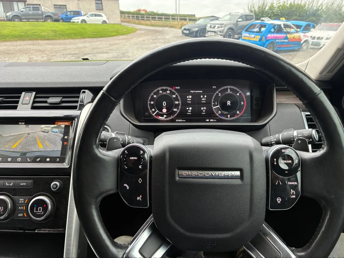 Late 2019 Land Rover Discovery commercial - Image 3