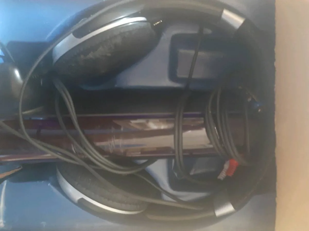 WIRELESS HEADPHONES - Image 2