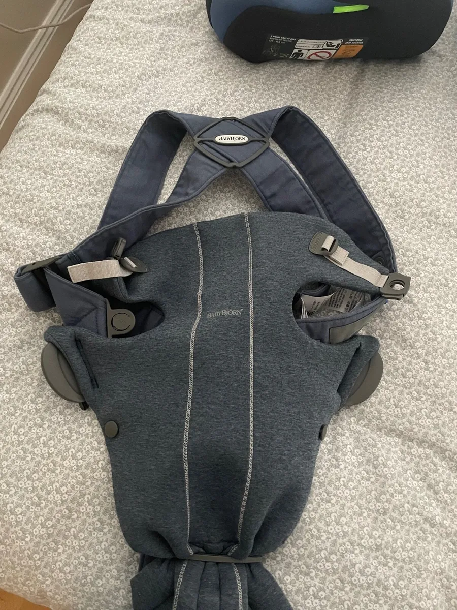 Baby carrier- baby bjorn mini carrier - Image 2