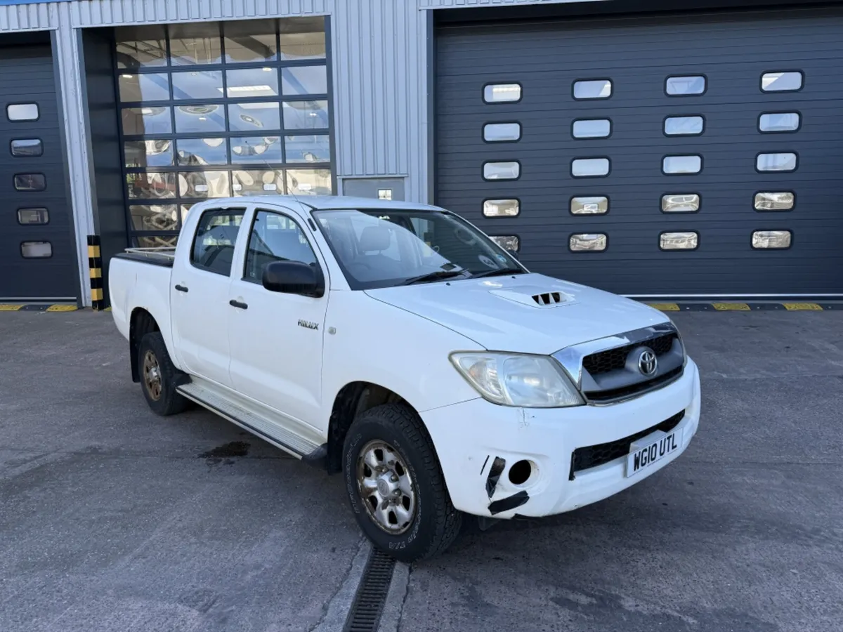 2010 TOYOTA HI-LUX 2.5 PICKUP - Image 1