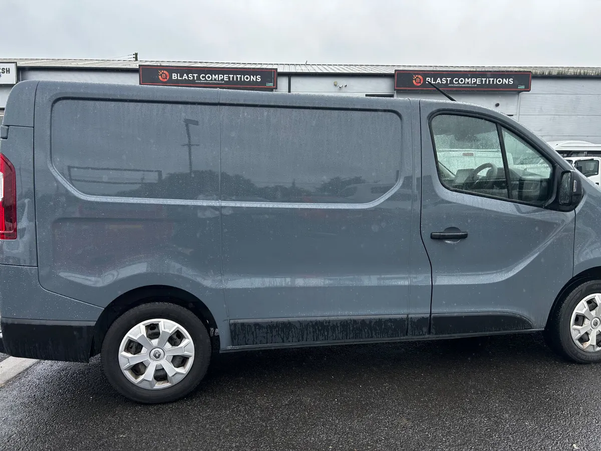 2023 Renault Trafic SL30 Advance ON IRISH PLATES - Image 4